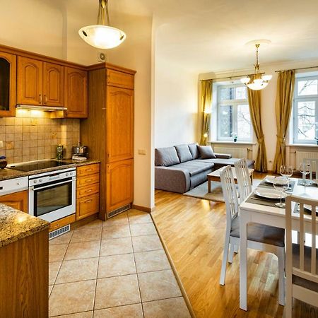Dzirnavu Street Apartment In City Center Riga Esterno foto