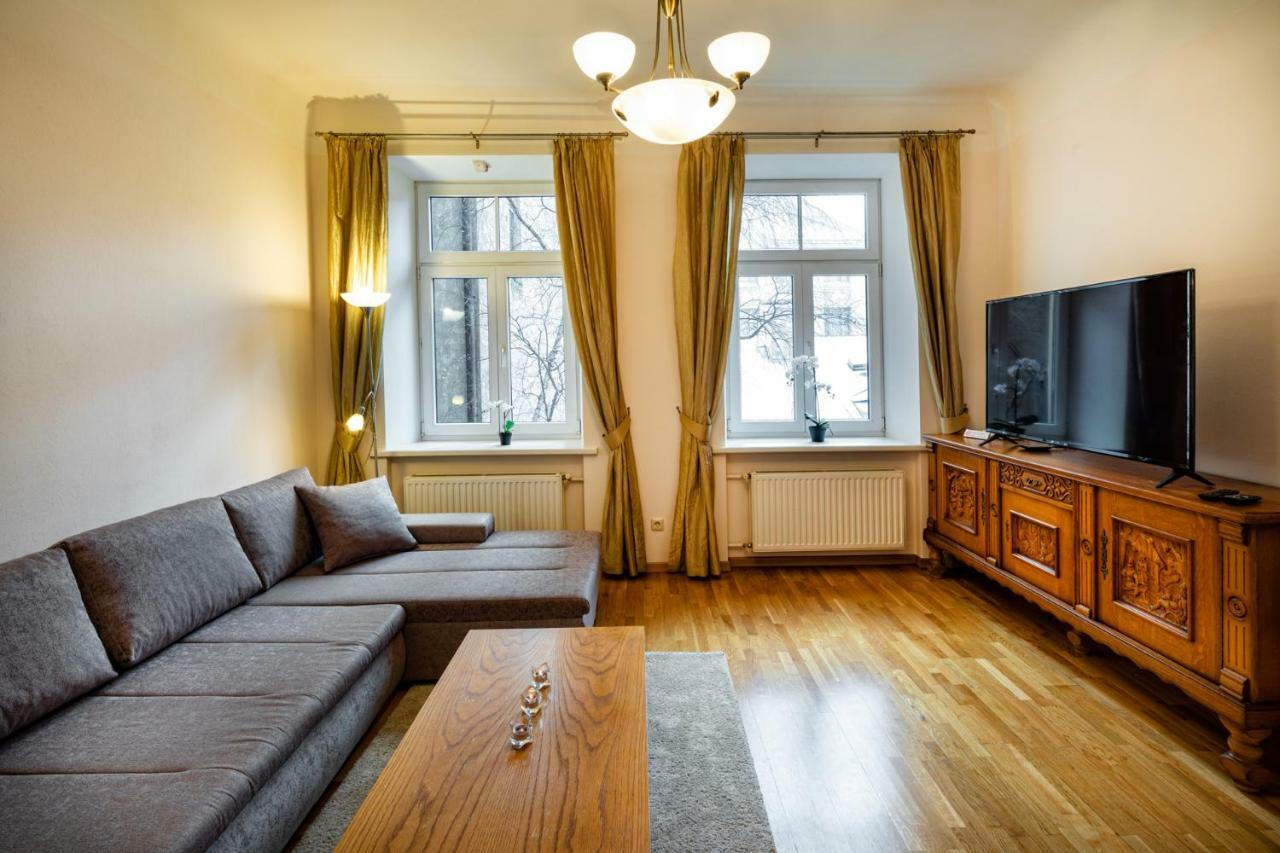 Dzirnavu Street Apartment In City Center Riga Esterno foto