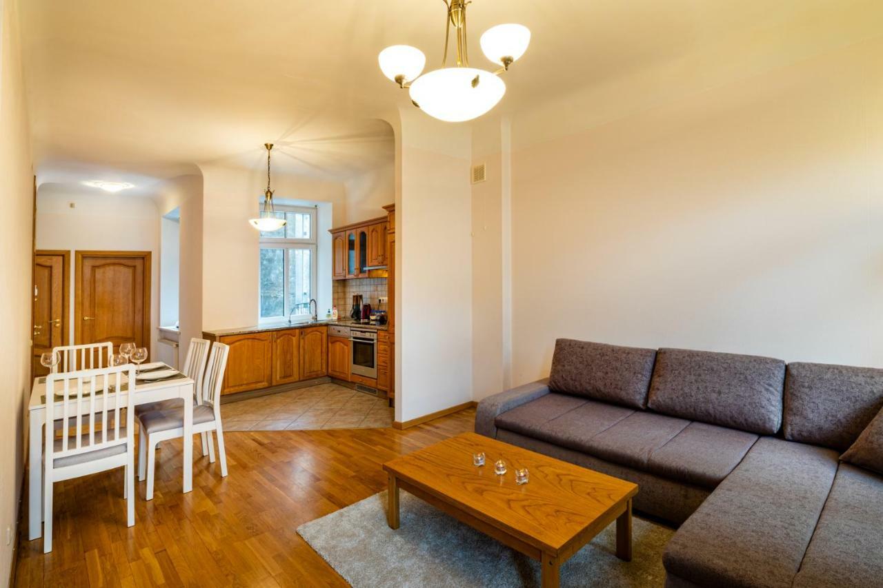 Dzirnavu Street Apartment In City Center Riga Esterno foto