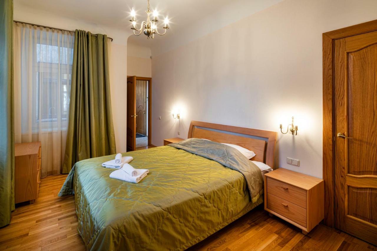 Dzirnavu Street Apartment In City Center Riga Esterno foto