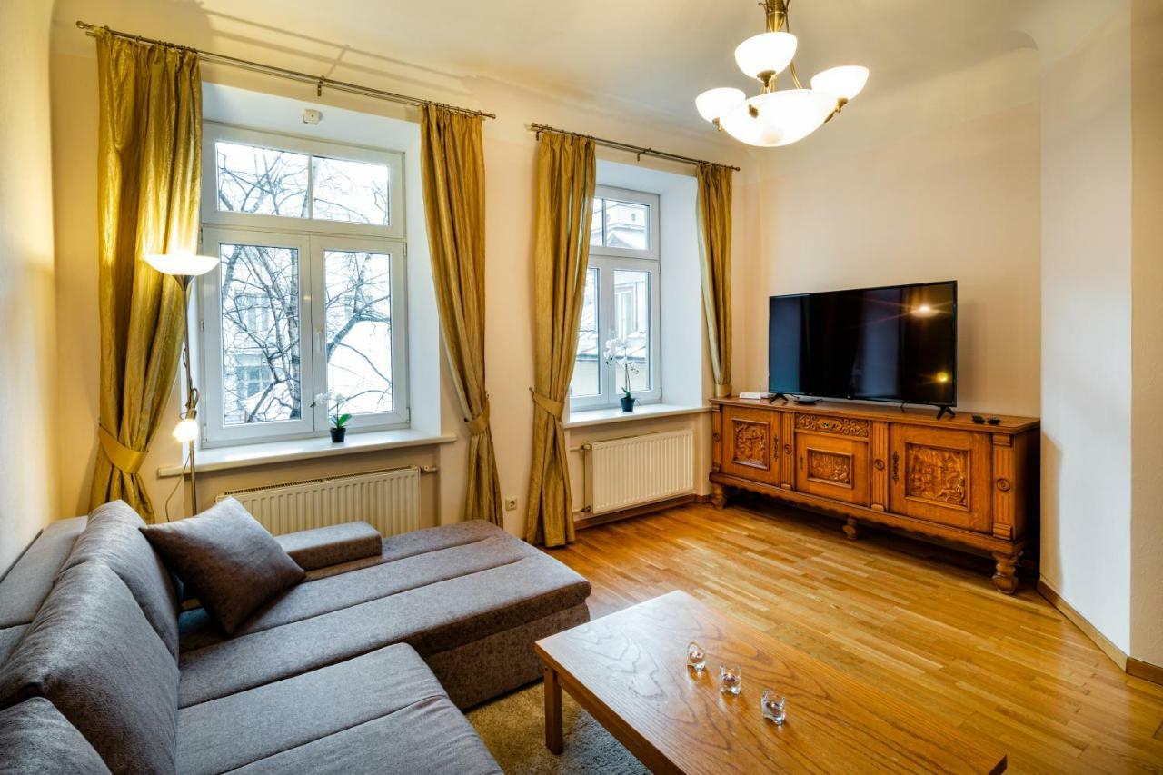 Dzirnavu Street Apartment In City Center Riga Esterno foto